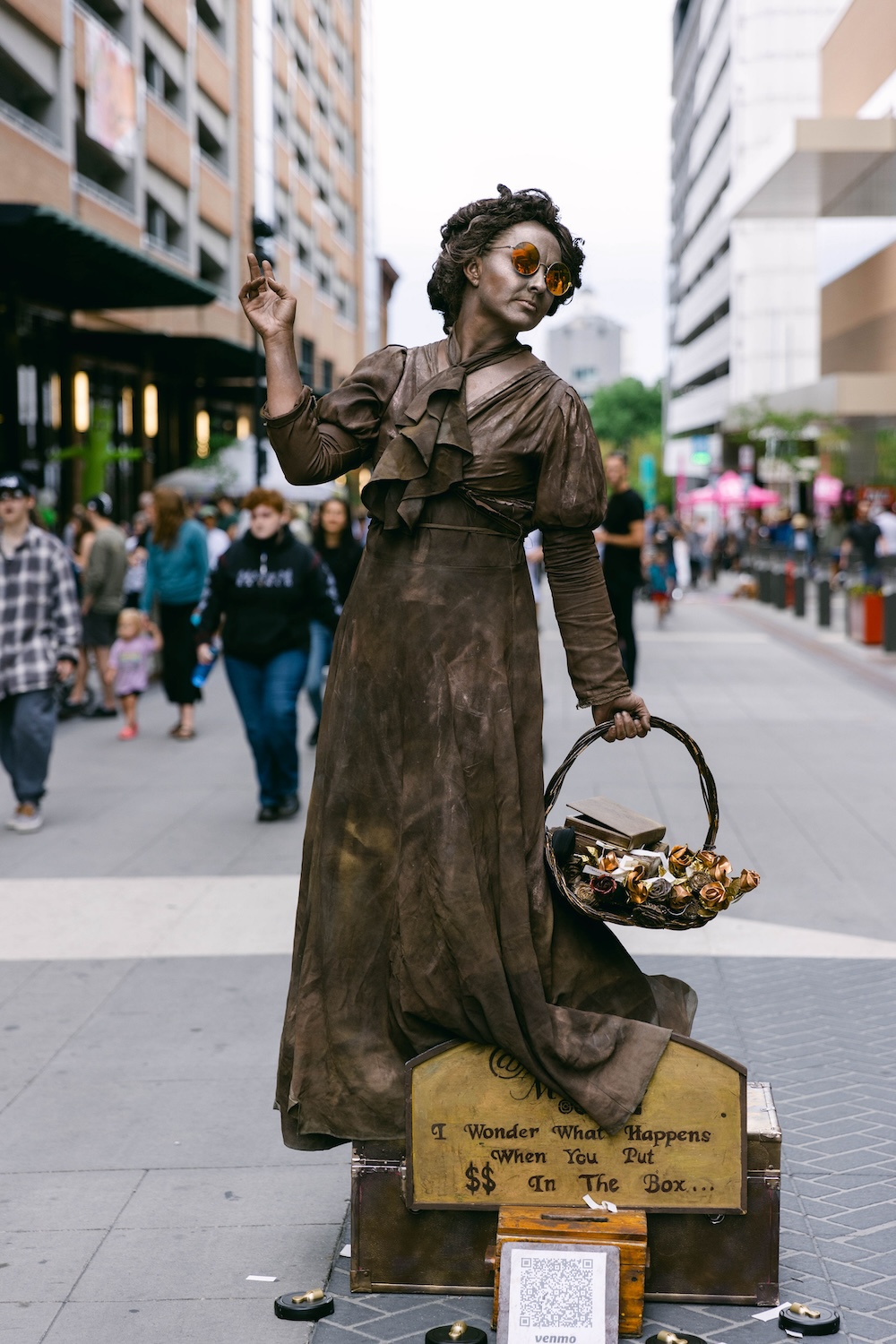 Busker-Fest-Salt-Lake-City-Utah-Event Rios-Pacheco-and-Olivia-Juarez-portrait-Lulu-Avila-photo-by-Jeri-Gravlin